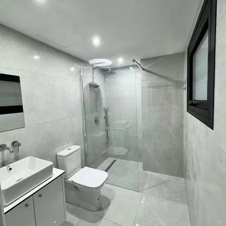 Апартаменты Modern One-bedroom With Balcony In