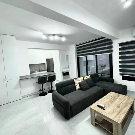 Apartamento Modern One-bedroom With Balcony In