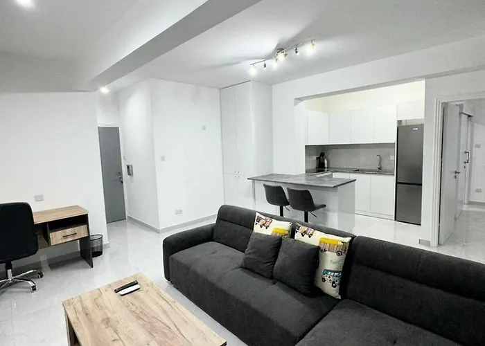 Modern One-bedroom With Balcony In Appartement